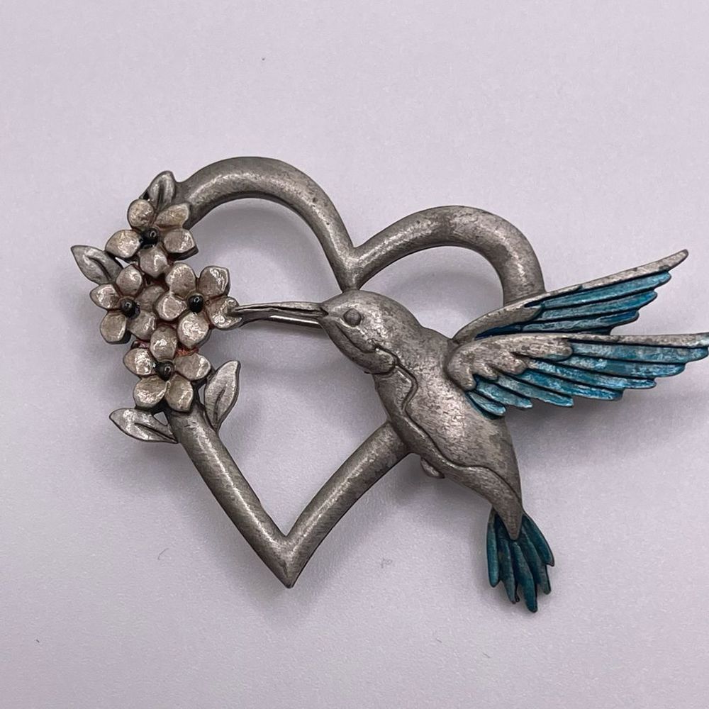 Signed JJ Jonette hummingbird heart pin brooch